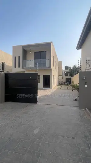 4bdrm Duplex in East Legon for sale