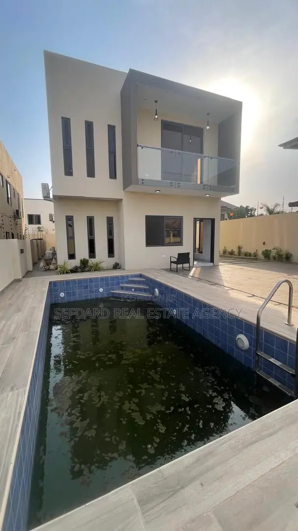 4bdrm Duplex in East Legon for sale