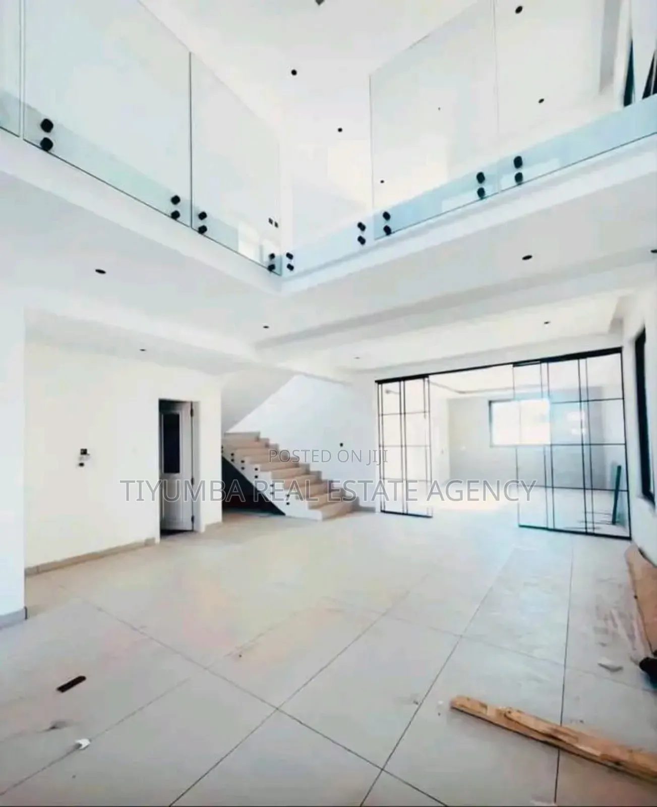 4bdrm Duplex in Tiyumba Real Estate, Little Roses Area for sale