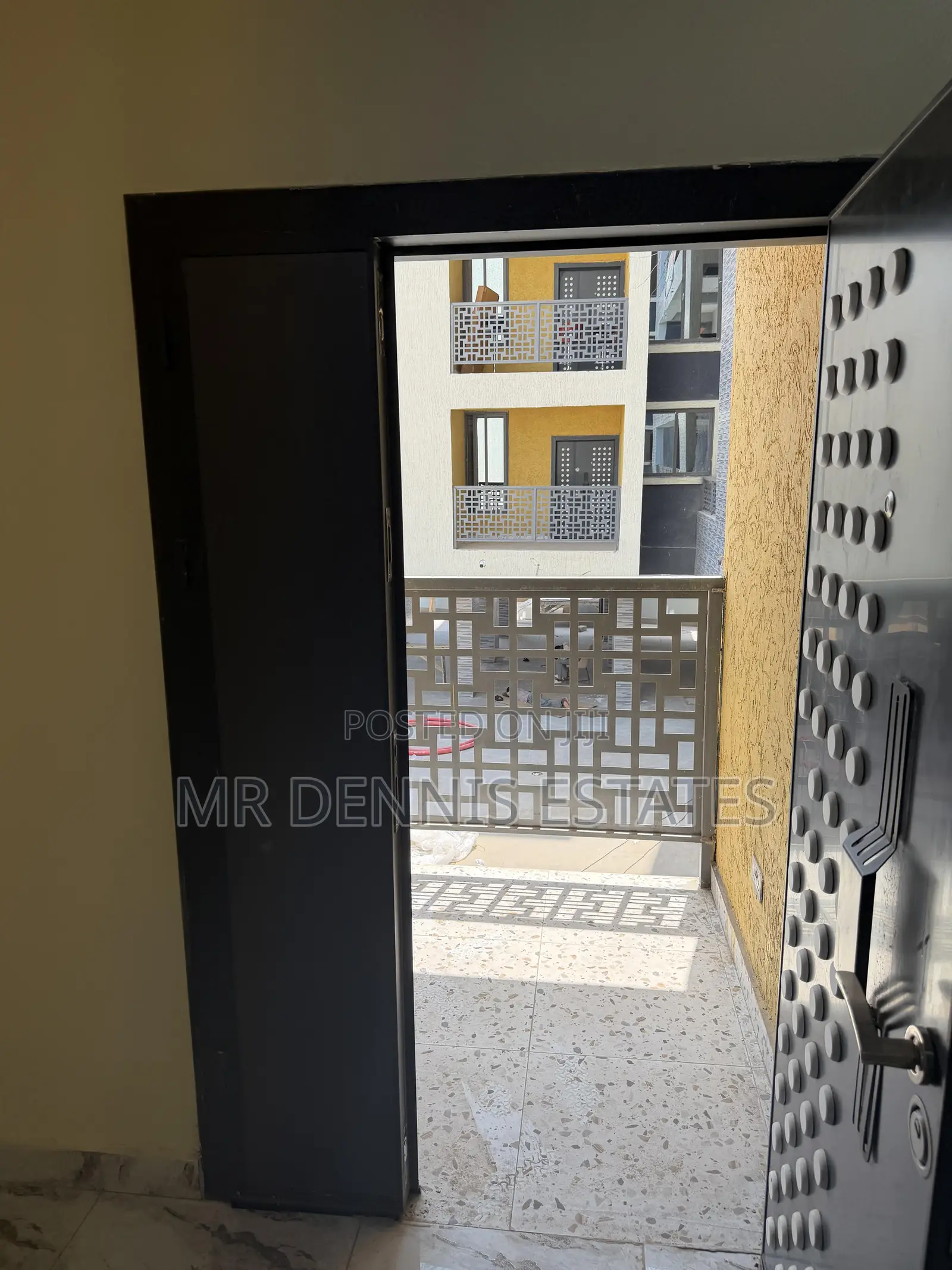 2bdrm Apartment in Dansoman, Round About for rent