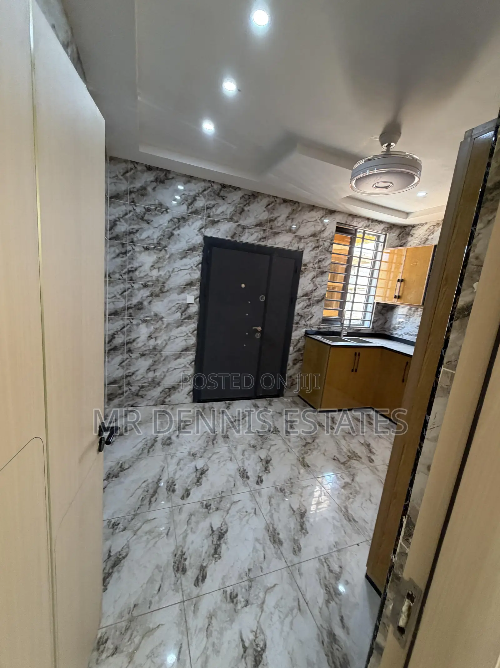 2bdrm Apartment in Dansoman, Round About for rent