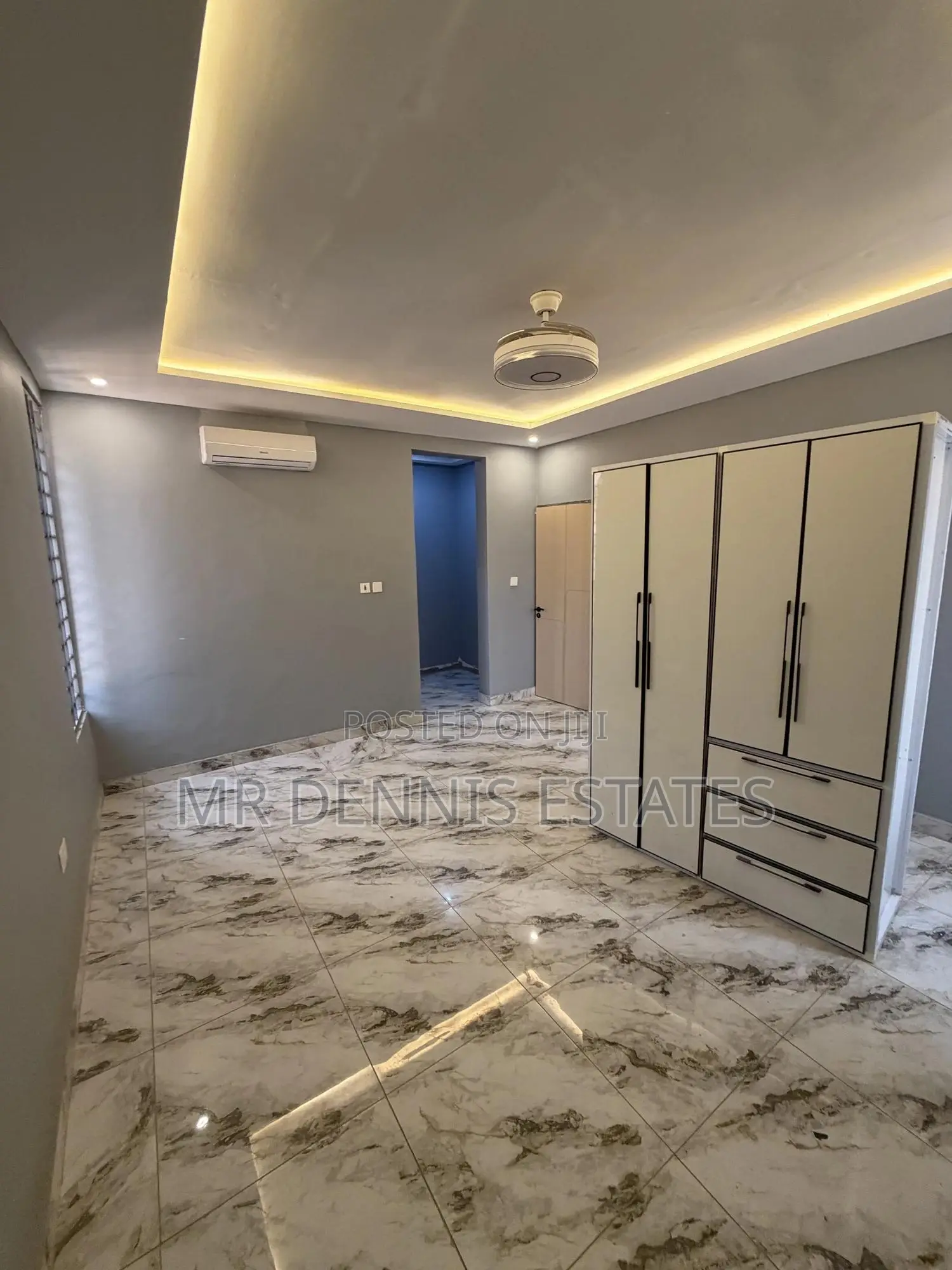2bdrm Apartment in Dansoman, Round About for rent
