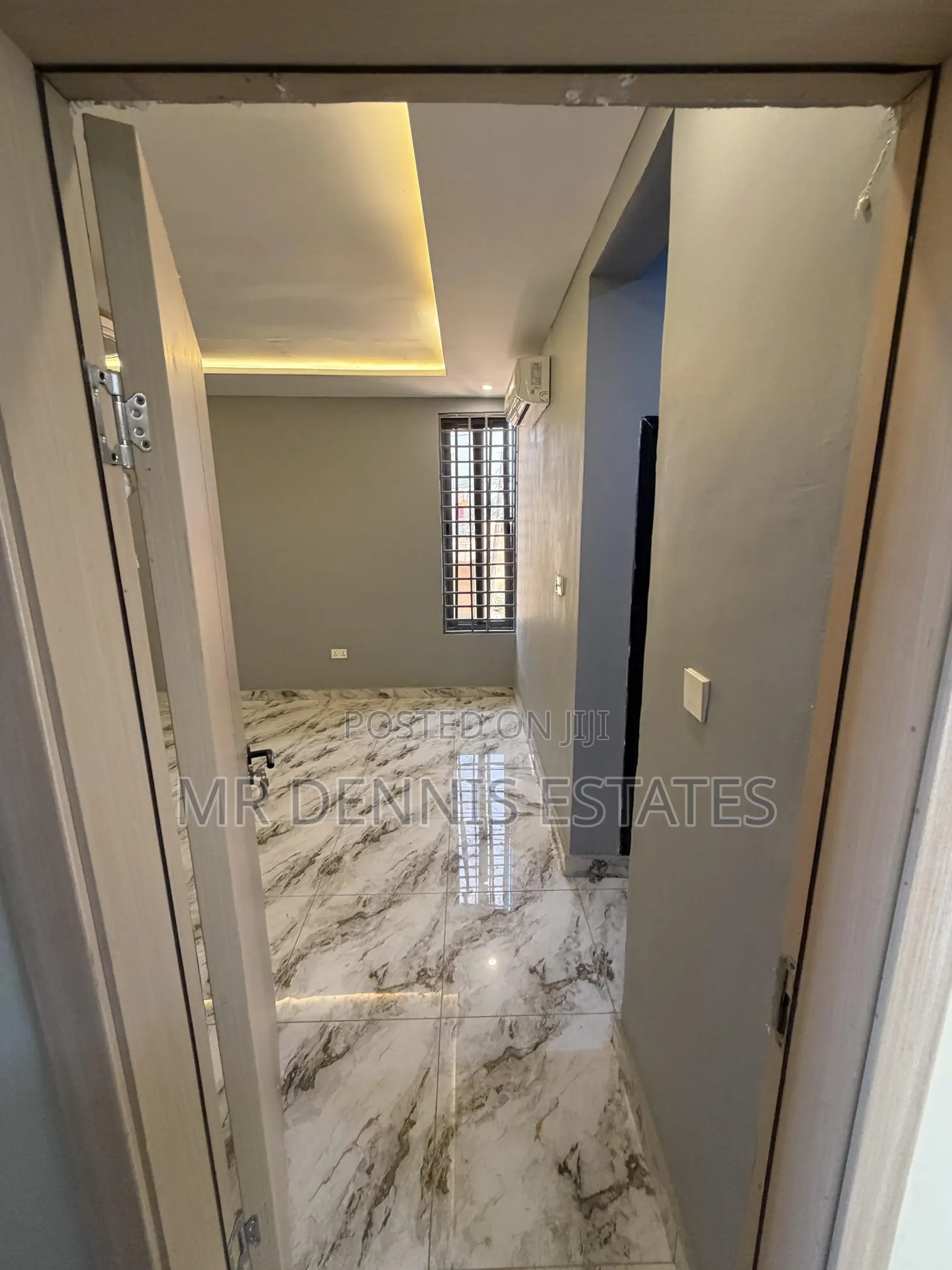 2bdrm Apartment in Dansoman, Round About for rent