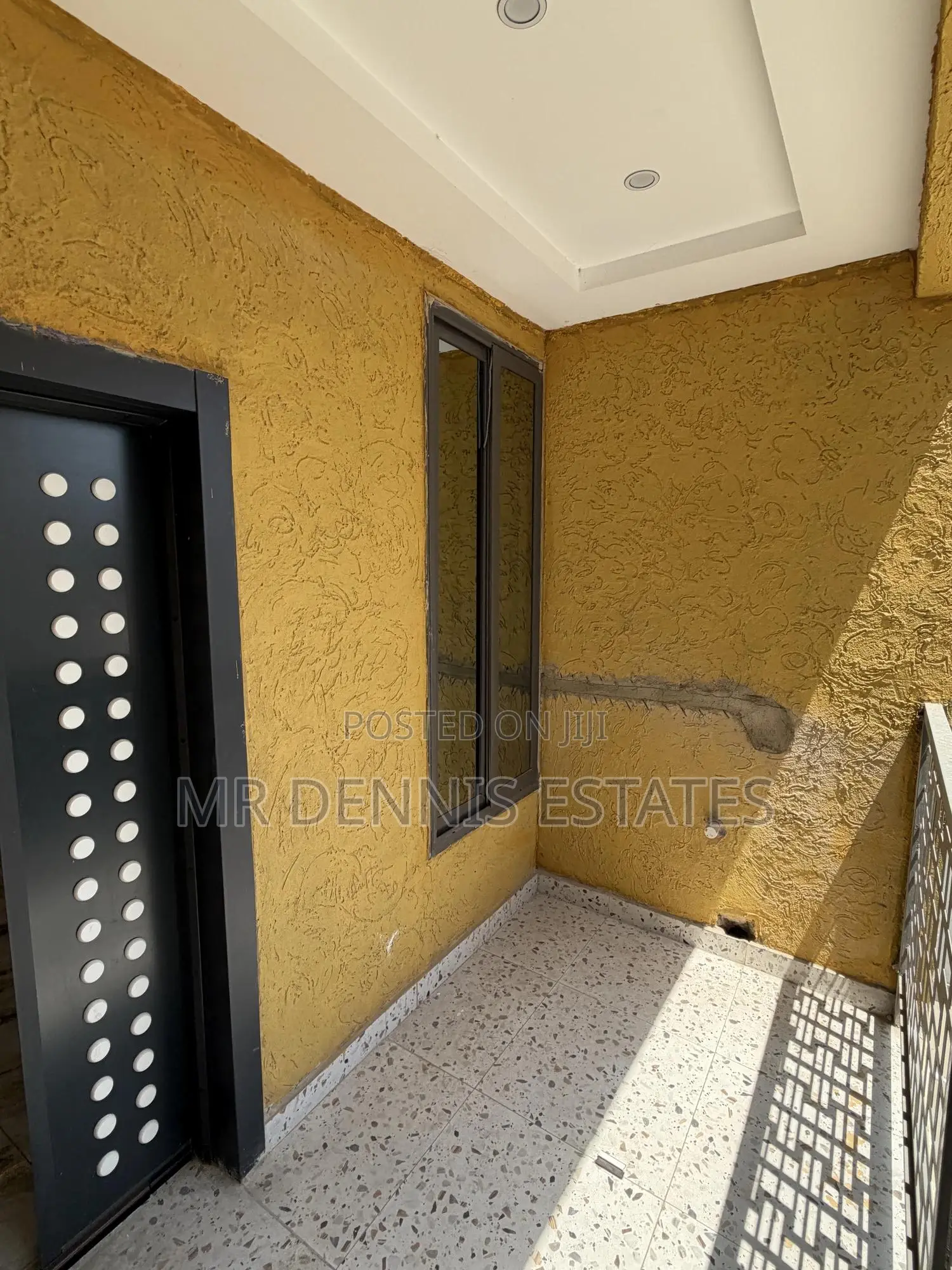 2bdrm Apartment in Dansoman, Round About for rent