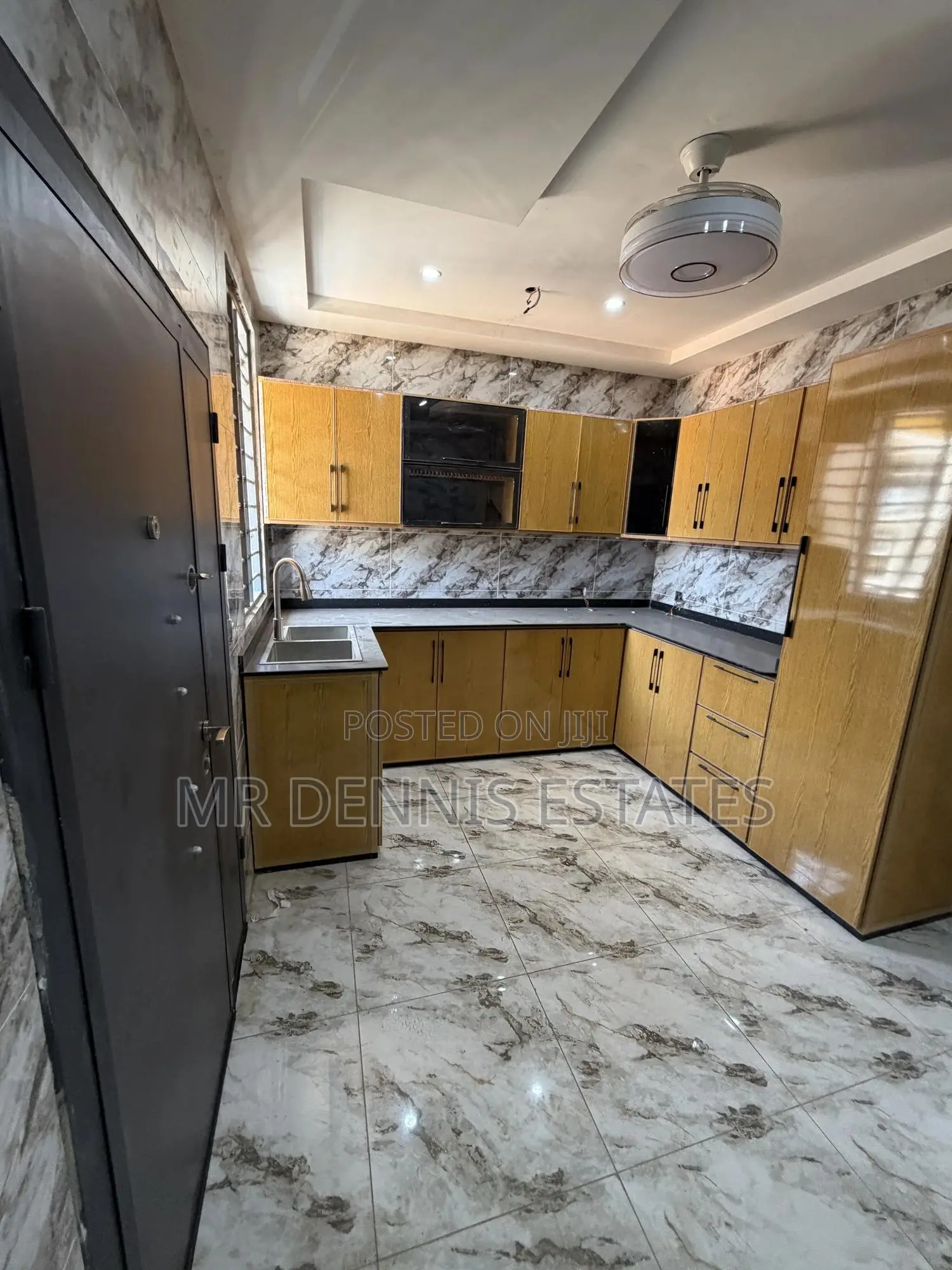 2bdrm Apartment in Dansoman, Round About for rent