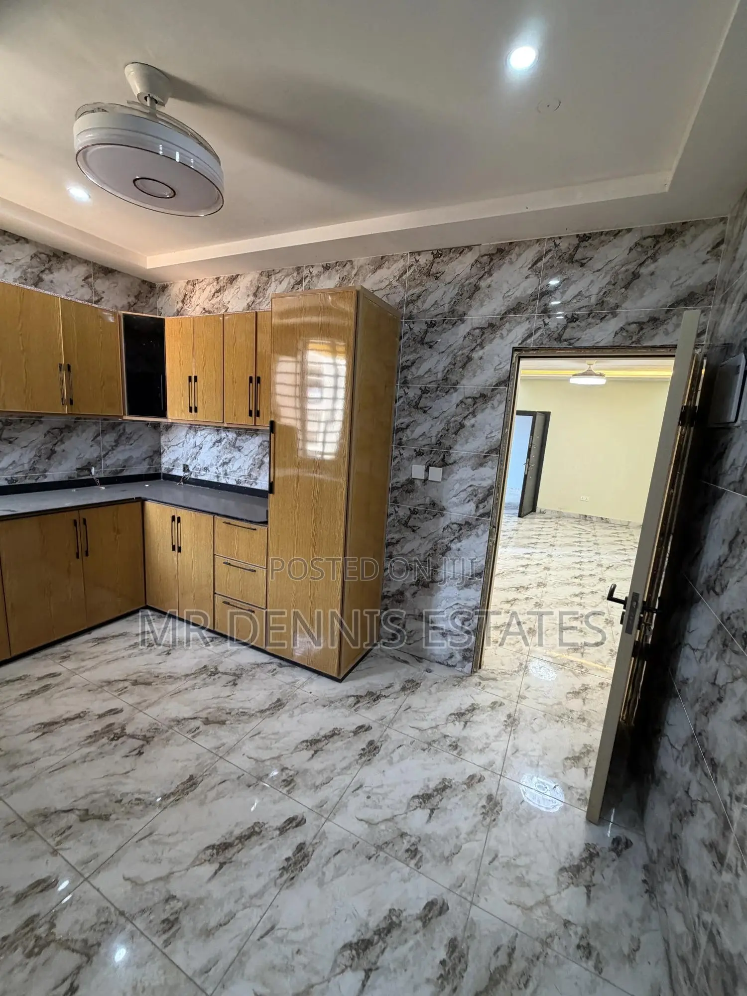 2bdrm Apartment in Dansoman, Round About for rent