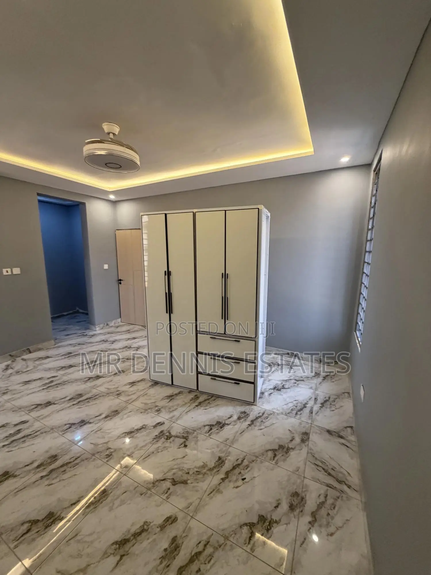 2bdrm Apartment in Dansoman, Round About for rent
