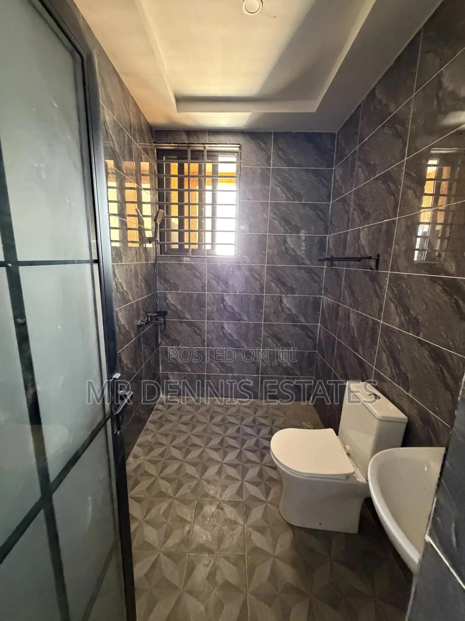 1bdrm Apartment in Dansoman, Round About for rent