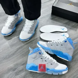 Classic Court Sneakers