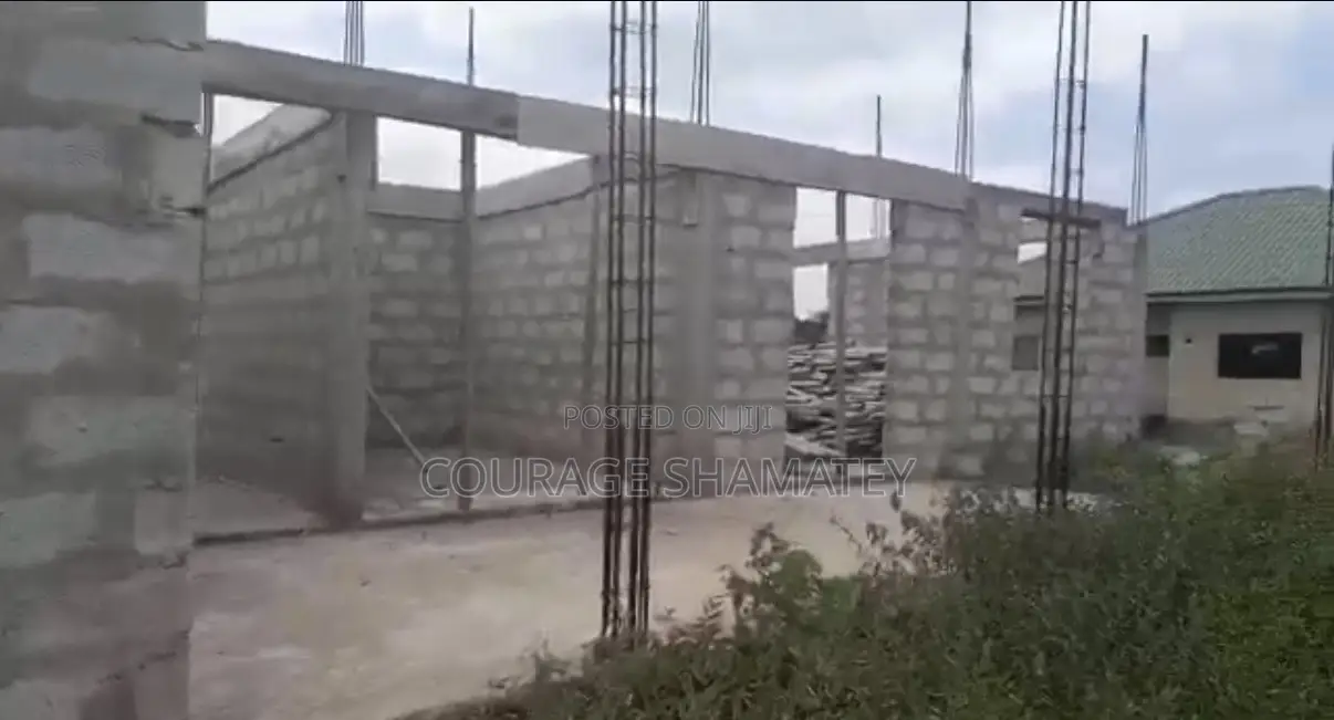 3bdrm House in Ngleshie Amanfro for sale