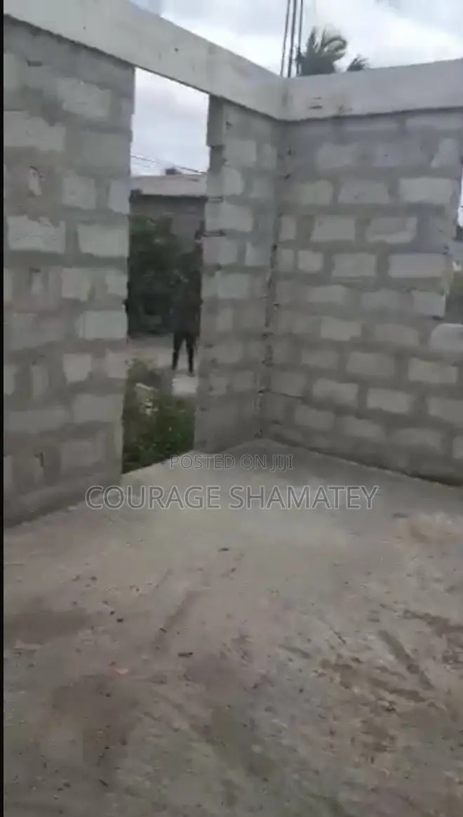 3bdrm House in Ngleshie Amanfro for sale