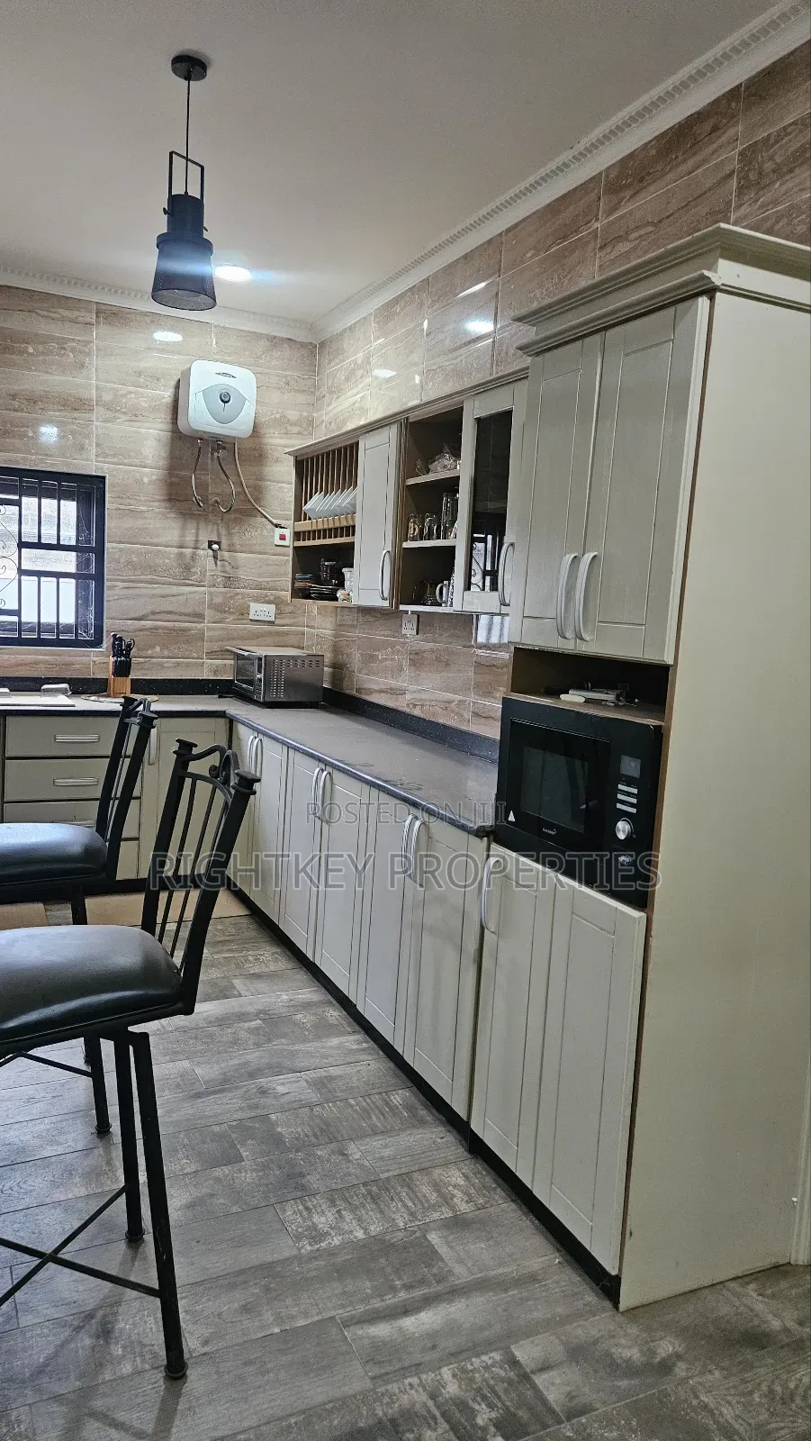 Furnished 5bdrm House in Rightkey, Kumasi Metropolitan for sale