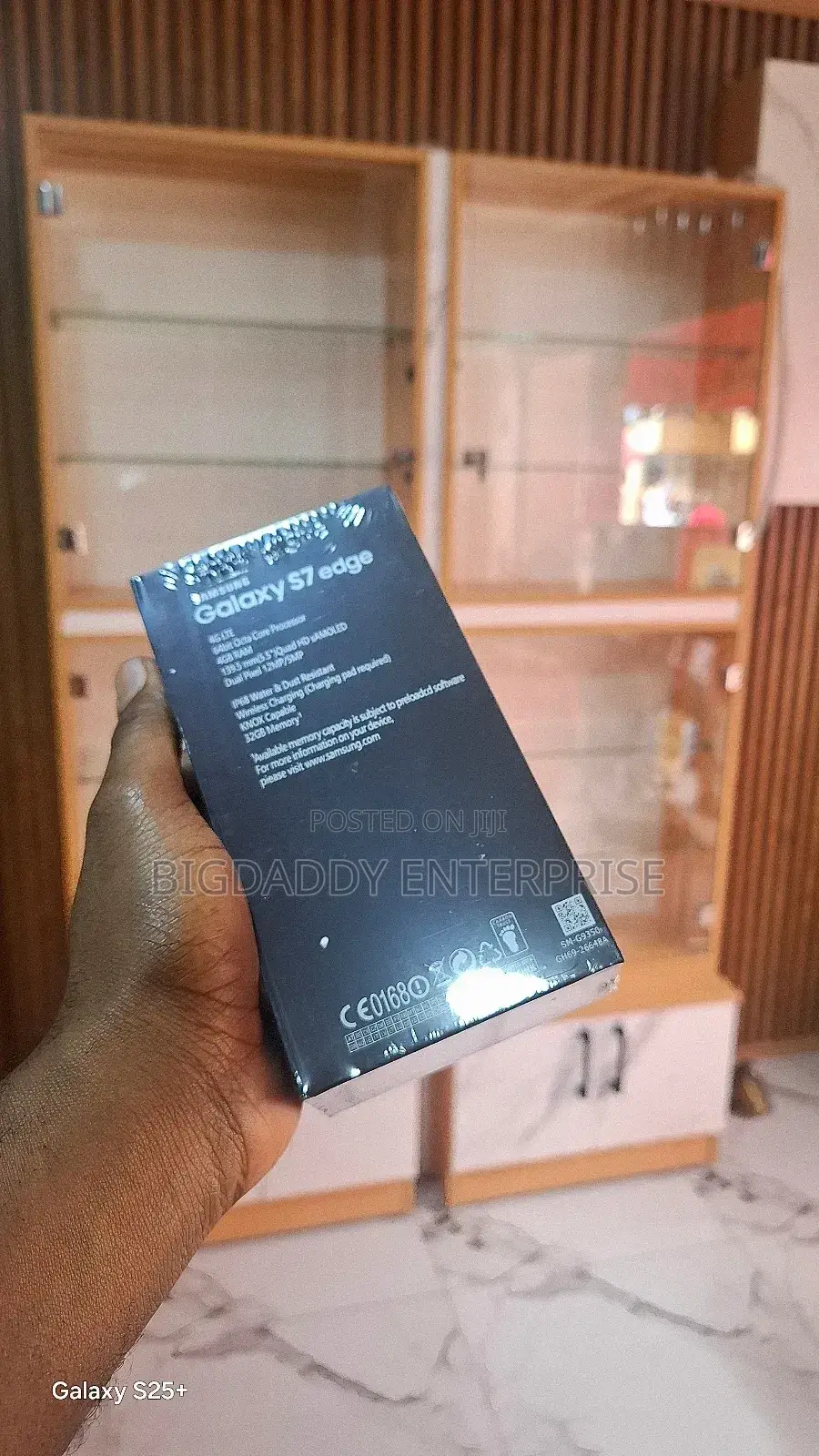 New Samsung Galaxy S7 edge 64 GB Black