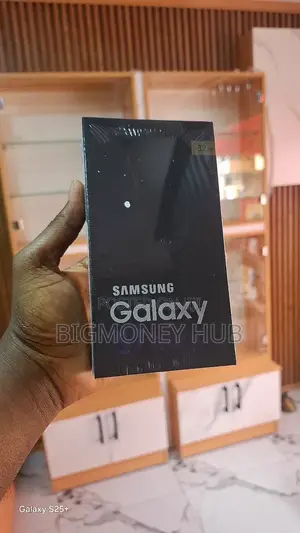 New Samsung Galaxy S7 edge 128 GB Black