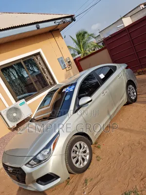 Hyundai Accent SE 2018 Gold