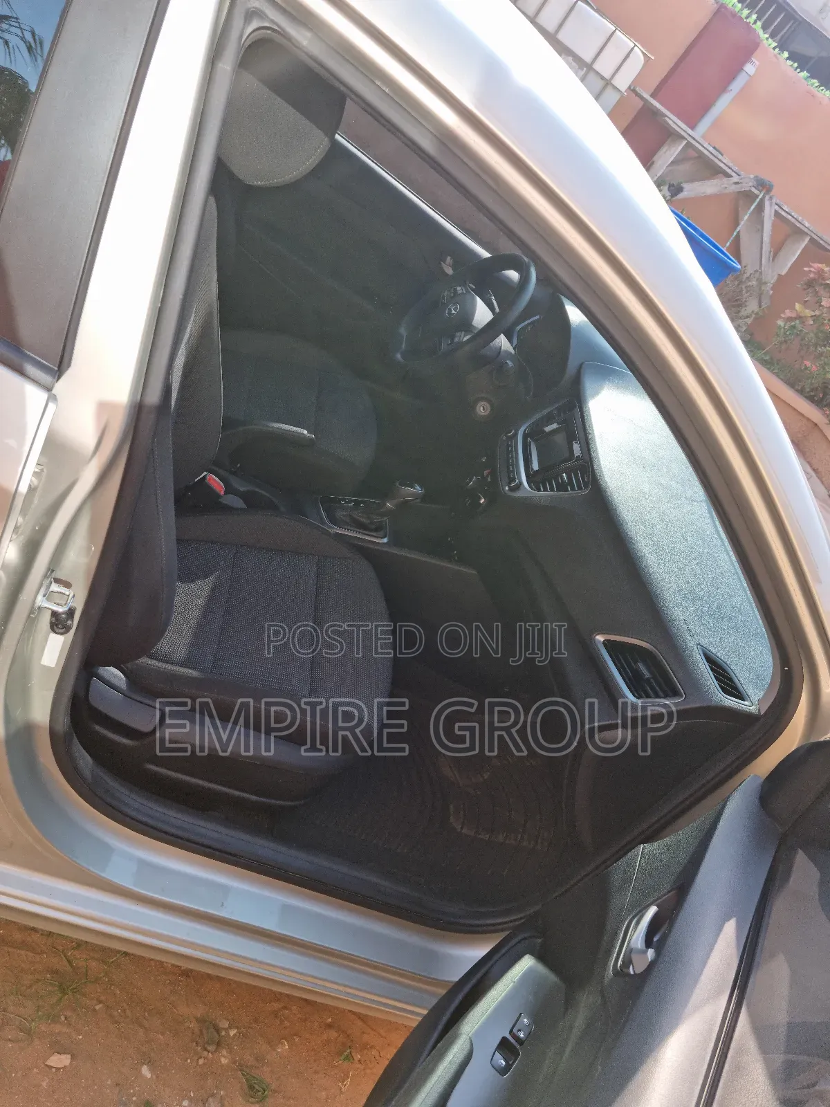 Hyundai Accent SE 2018 Gold