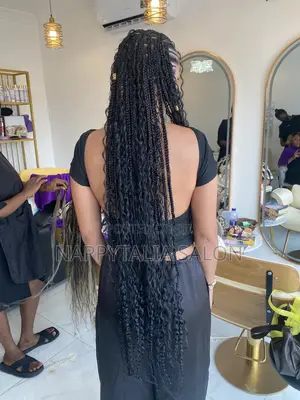 3 Yrs Experienced Natural Hairstylist/Braider Needed – Tse Addo
