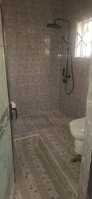 3bdrm Apartment in Lashibi, Tema Metropolitan for rent