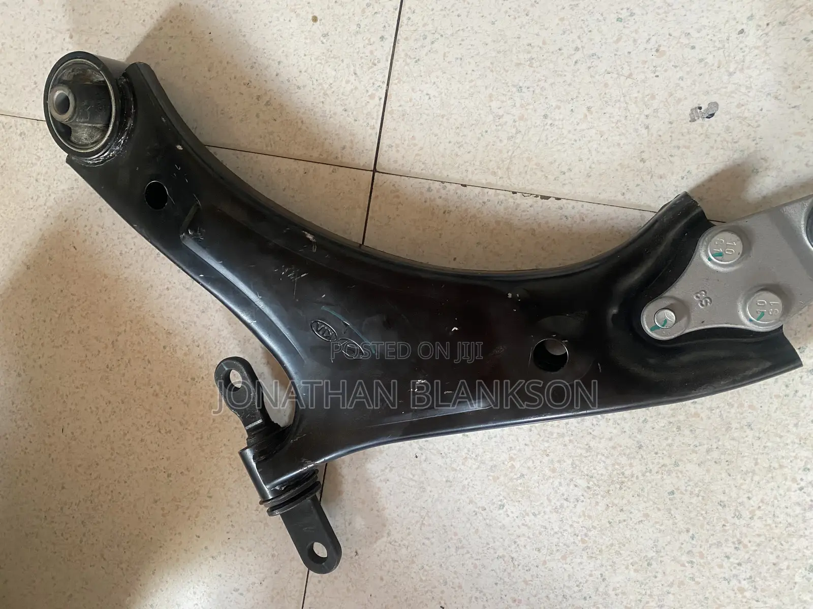 Front Lower Left Control Arm Hyundai Santa Fe