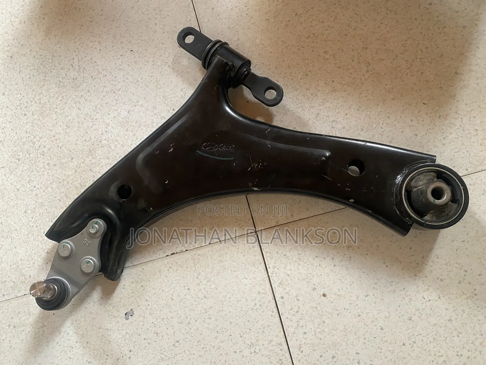 Front Lower Left Control Arm Hyundai Santa Fe