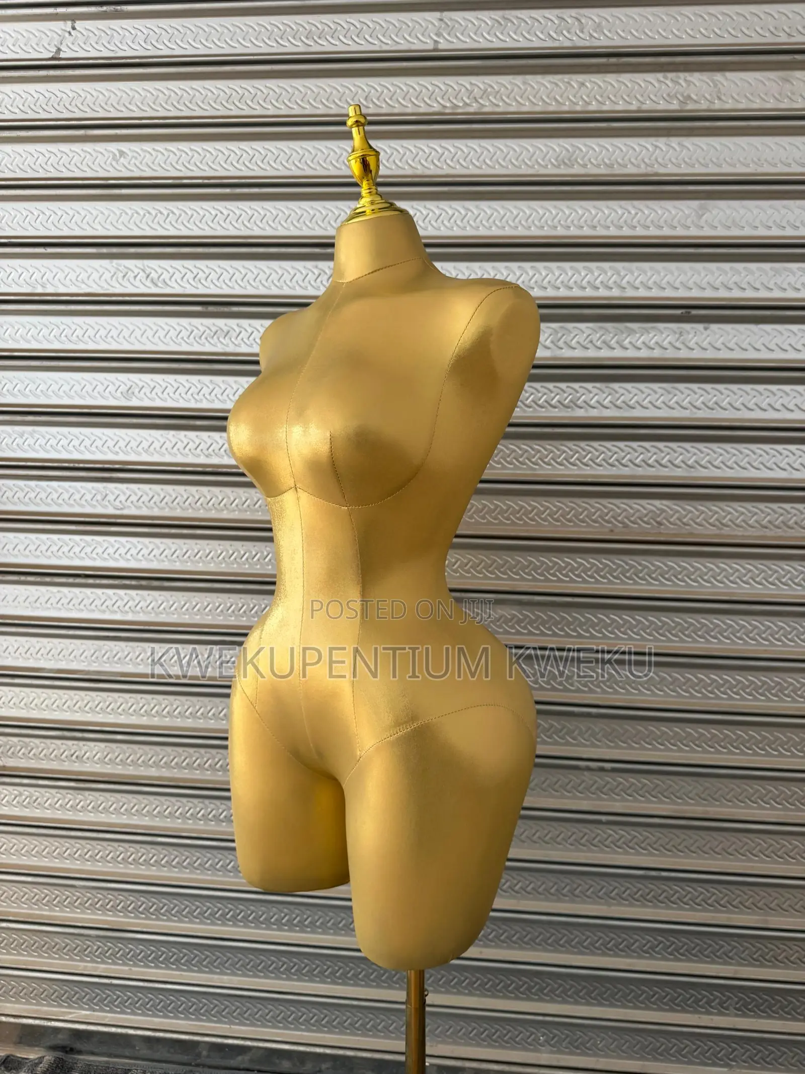 BBL Mannequin Gold Fiberglass Stitch Style