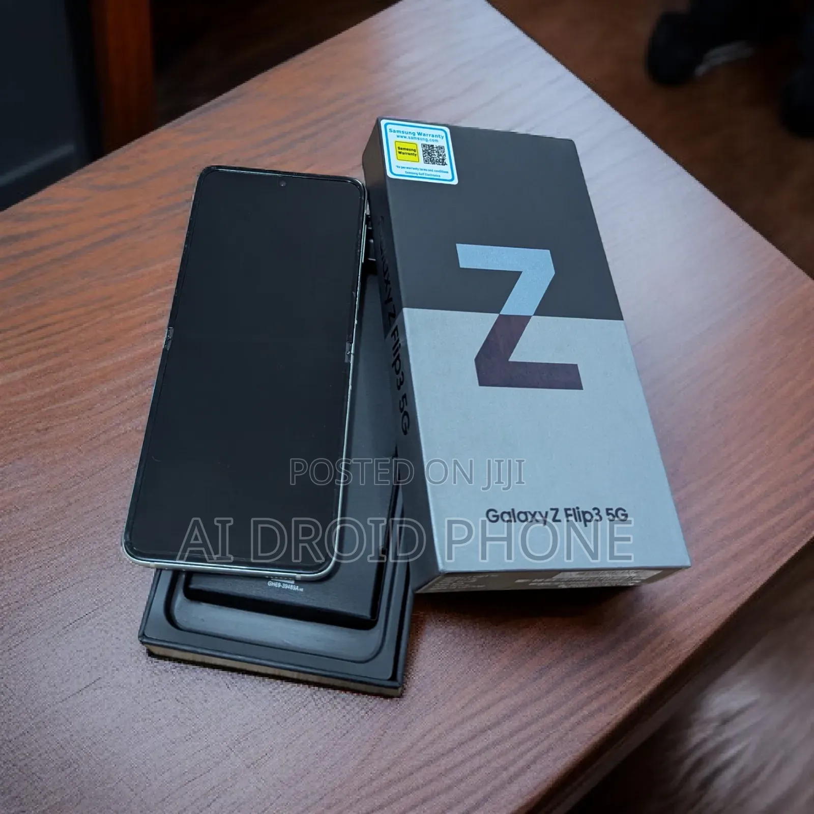 New Samsung Galaxy Z Flip 3 256 GB Gold