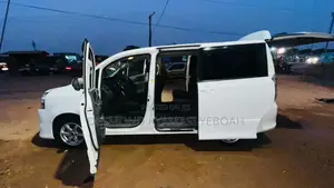 Toyota Voxy 2010 White