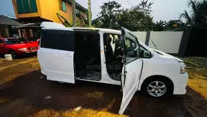 Toyota Voxy 2010 White