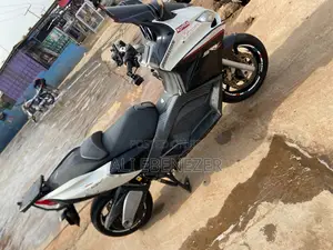 Aprilia 2017 White