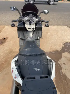 Aprilia 2017 White