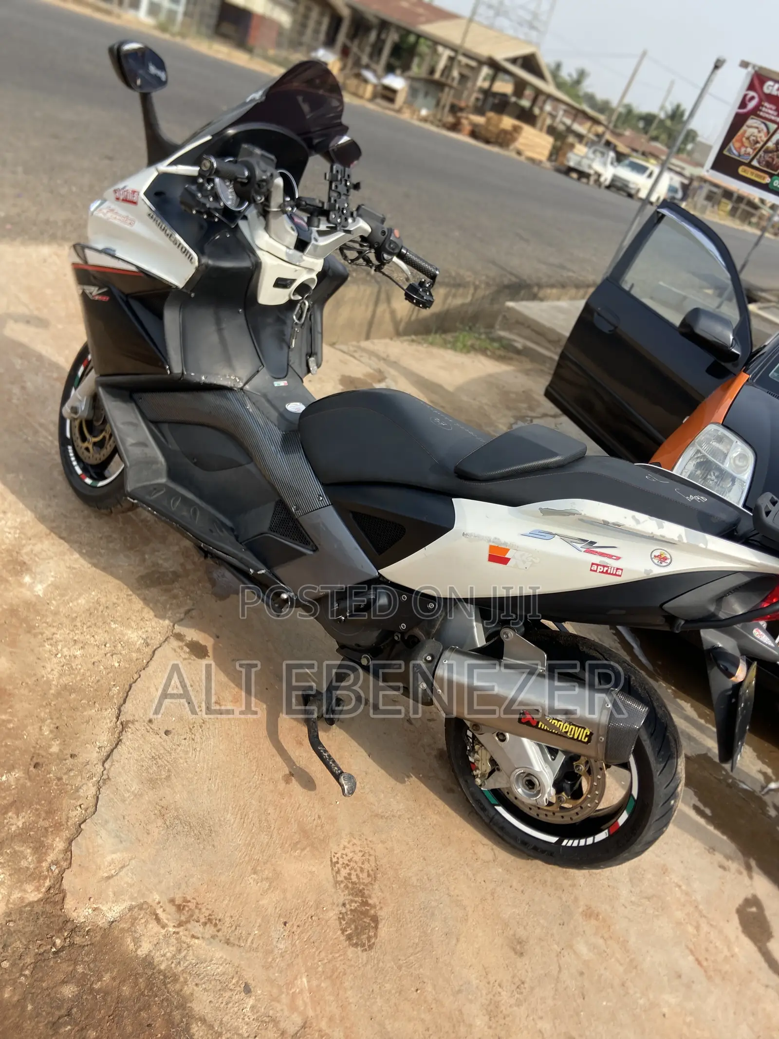 Aprilia 2017 White