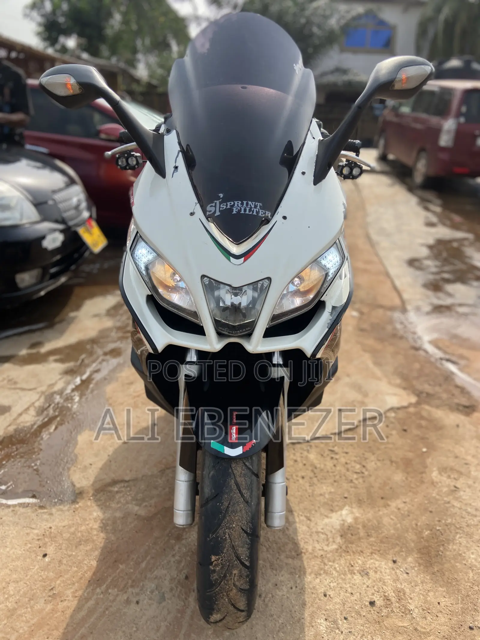 Aprilia 2017 White