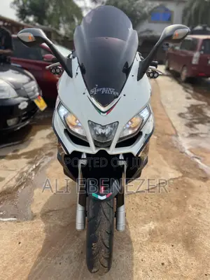 Aprilia 2017 White