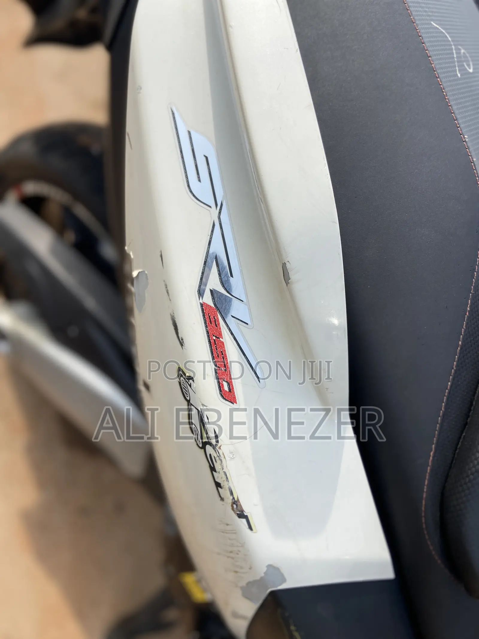 Aprilia 2017 White