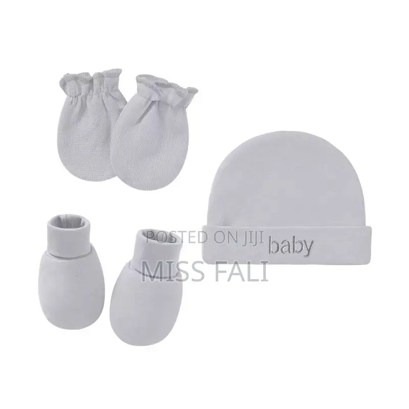 Pure Snuggle Set. Hat, Socks and Mittens. 0-1y
