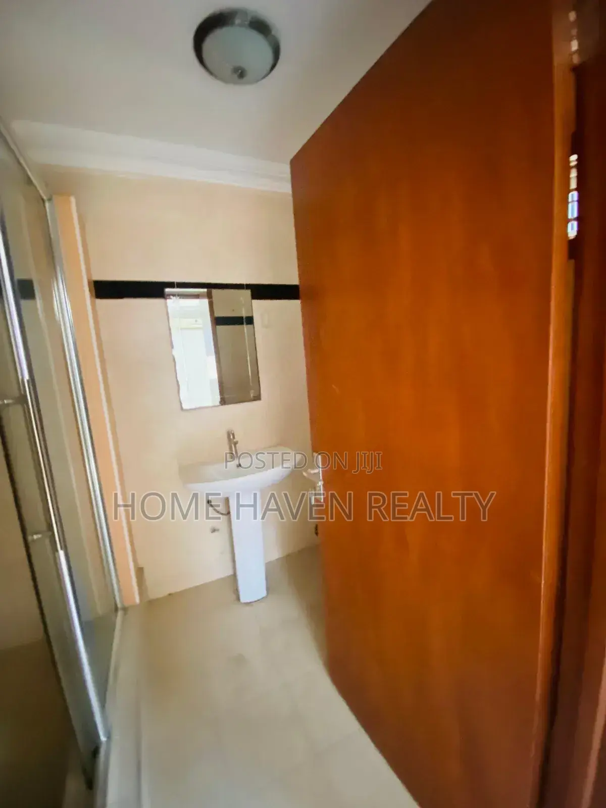 4bdrm House in Achimota Golf Hills, School Area for rent