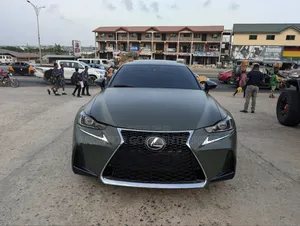 Lexus IS 300h 4WD 2017 Green