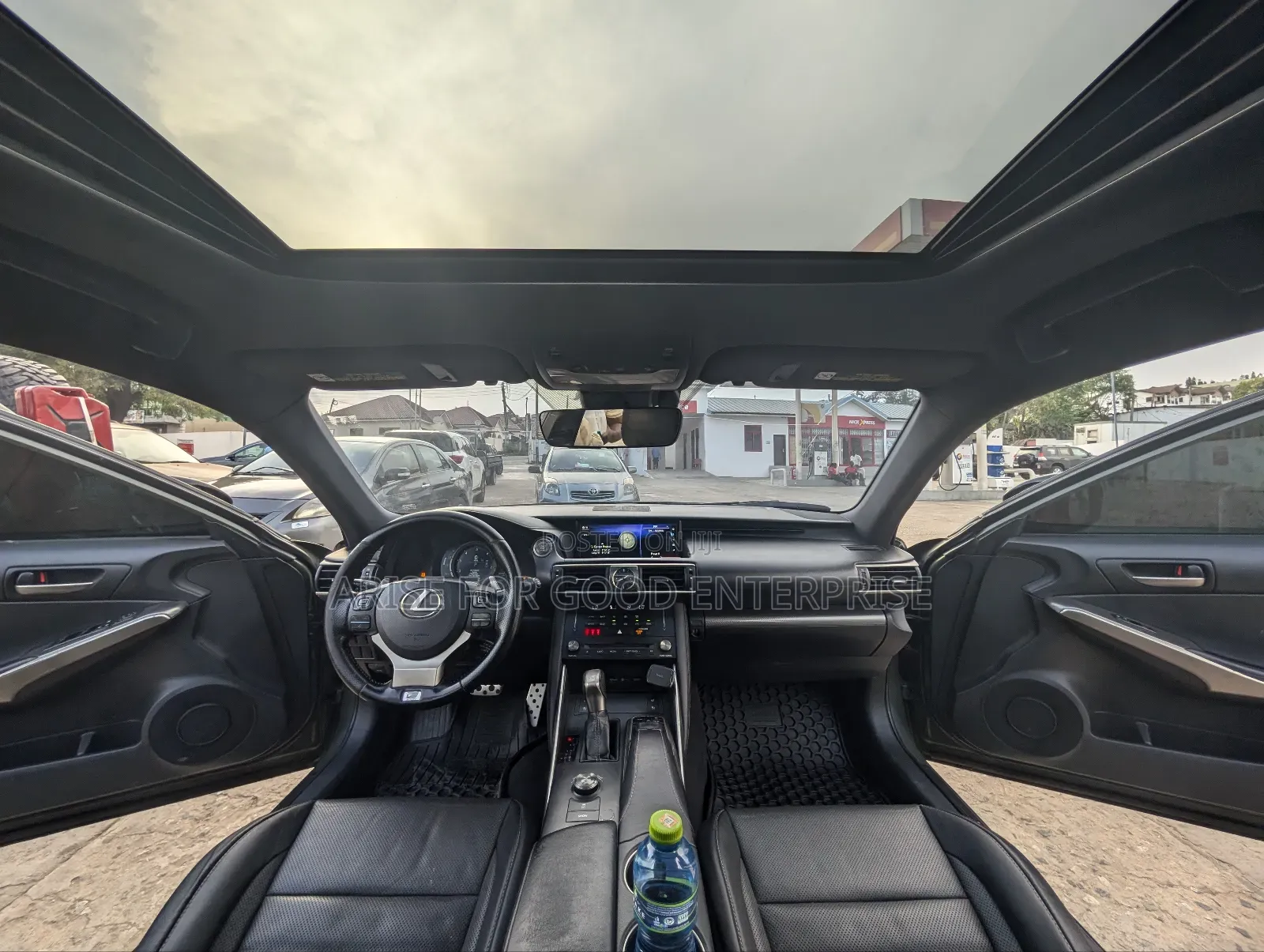Lexus IS 300h 4WD 2017 Green