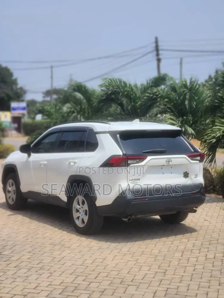 Toyota RAV4 2019 White