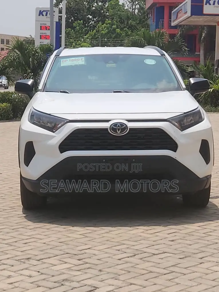 Toyota RAV4 2019 White