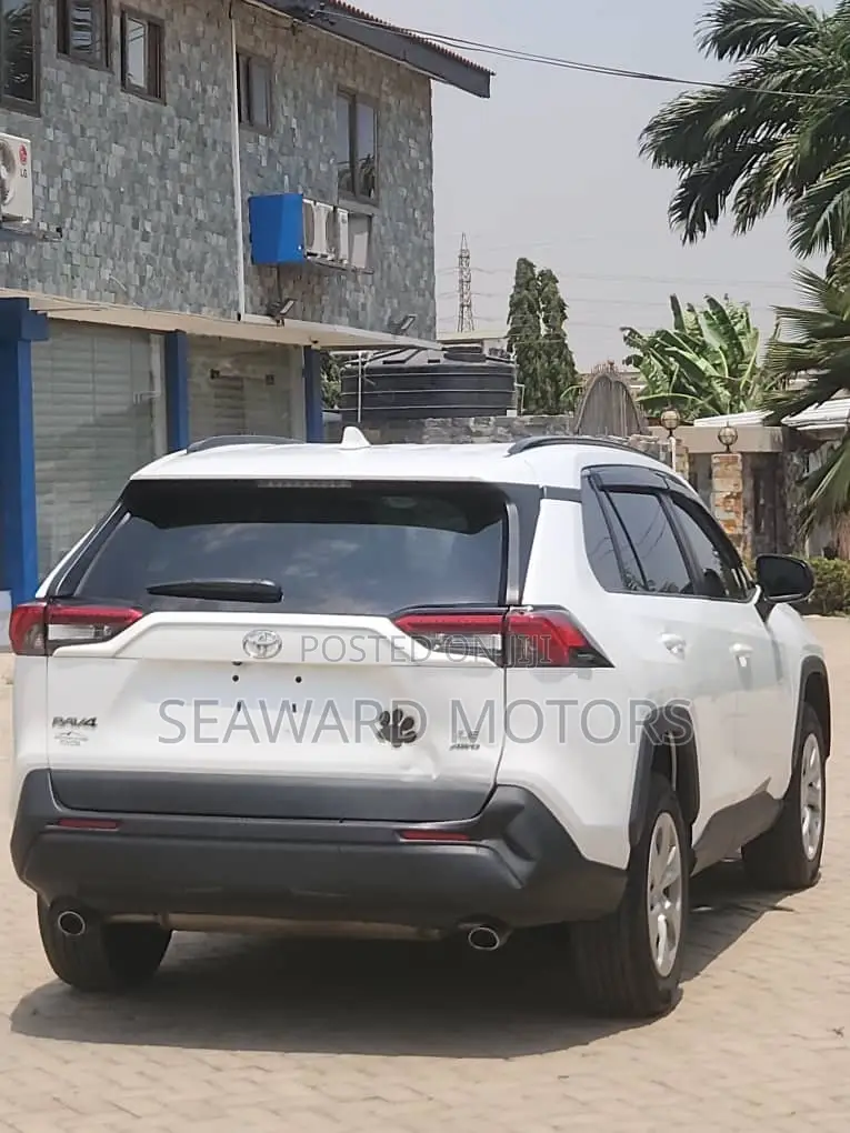 Toyota RAV4 2019 White