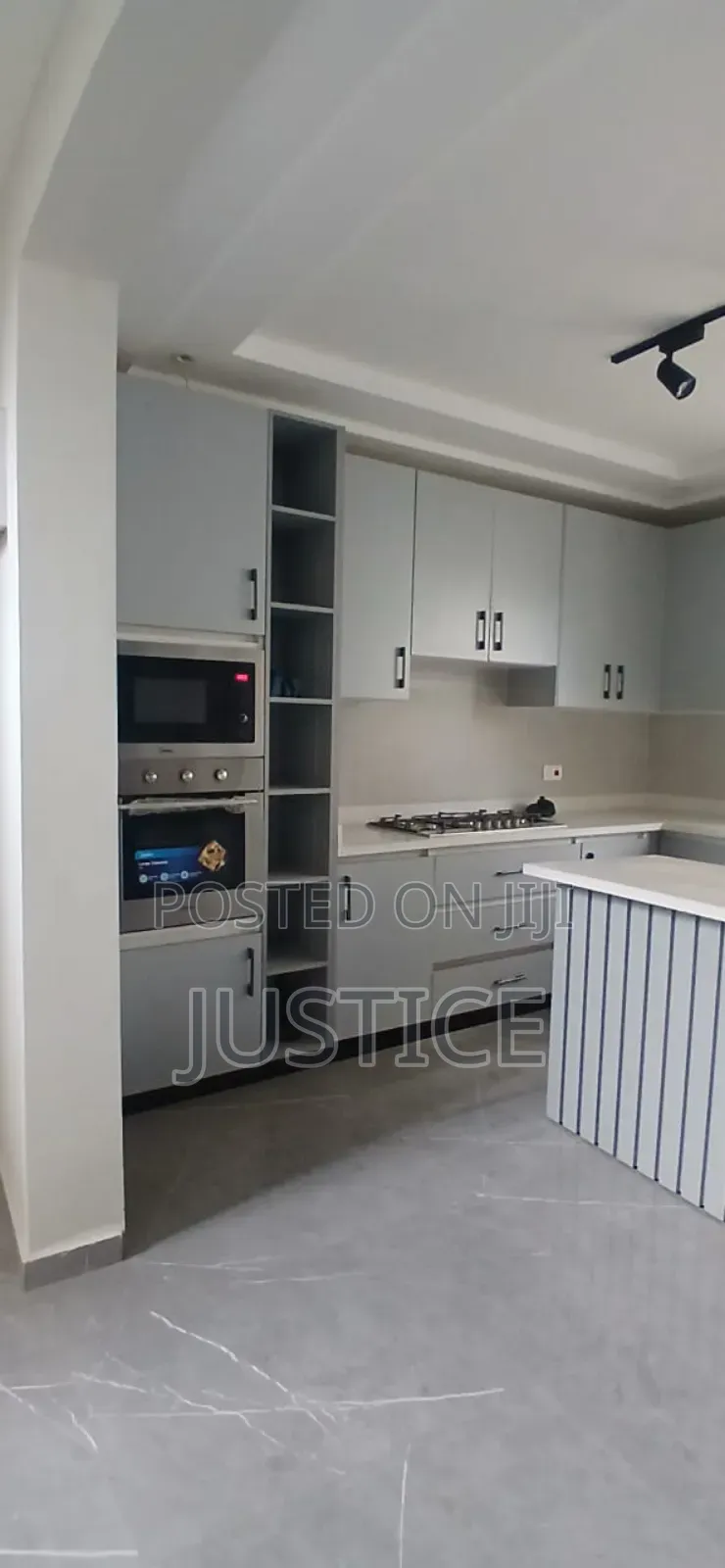 4bdrm House in Ashongman Estate for rent
