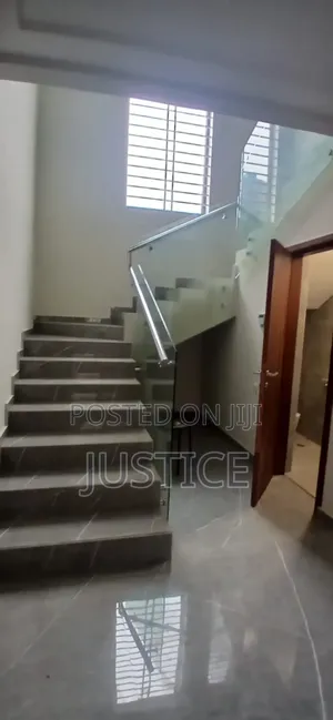 4bdrm House in Ashongman Estate for rent