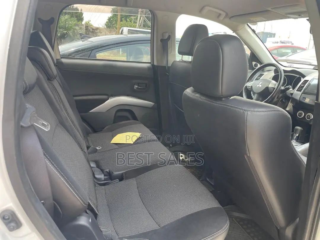 Mitsubishi Outlander 2010 White