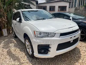Mitsubishi Outlander 2010 White