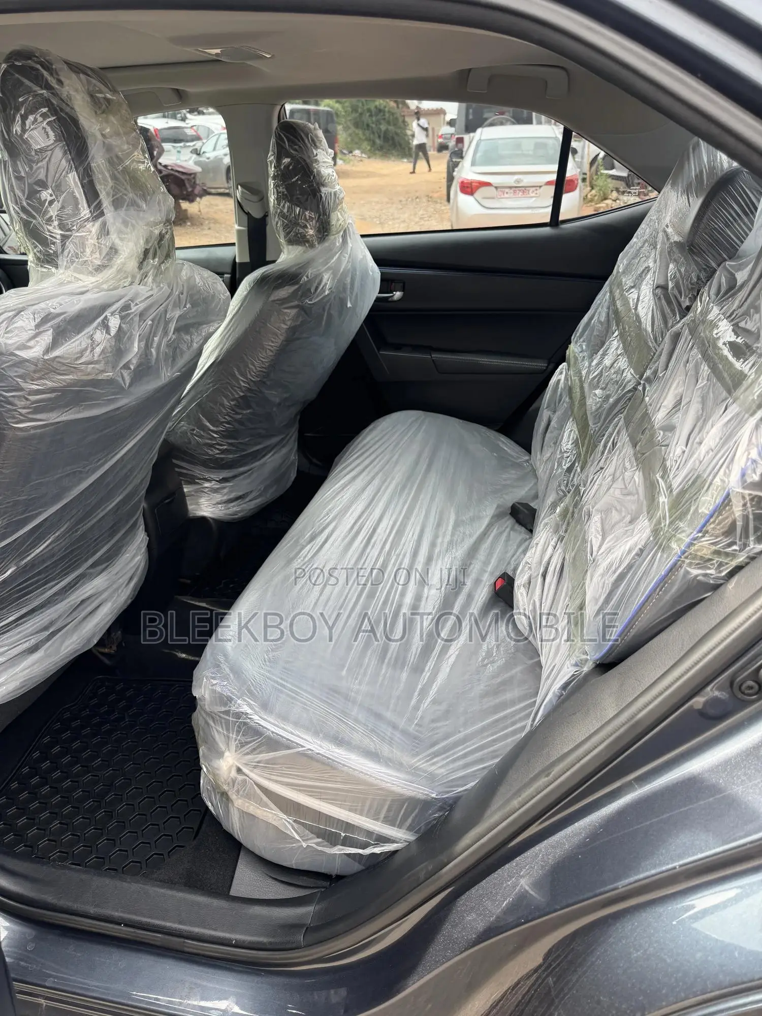 Toyota Corolla SE 4dr Sedan (1.8L 4cyl CVT) 2017 Gray