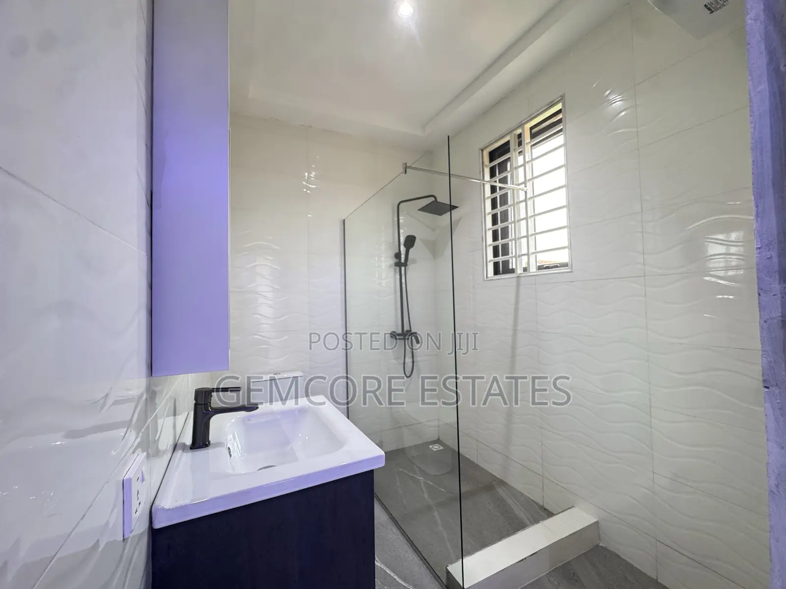 3bdrm House in Nanakrom Melcom, Adjiriganor for sale