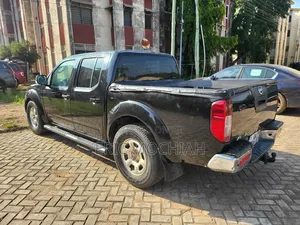 Nissan Navara 2013 Black