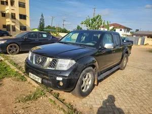 Nissan Navara 2013 Black