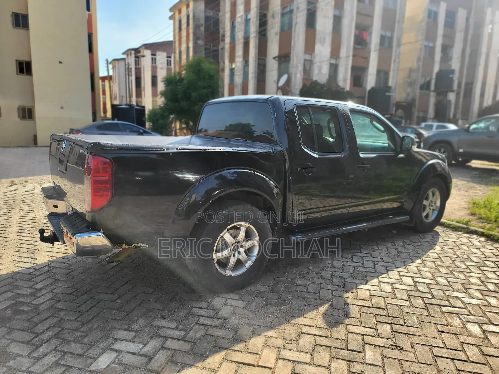 Nissan Navara 2013 Black